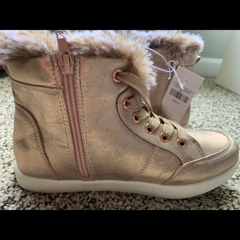 Size 6 girls sneakers